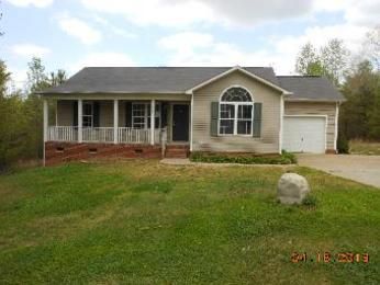 128 W Panther Creek Rd, Troutman, NC 28166