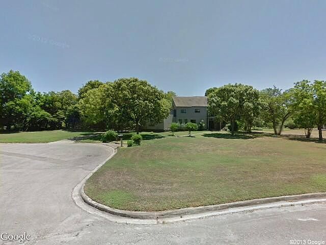 S Hampton Dr, Seguin, TX 78155