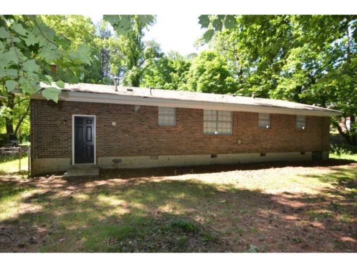 2710 Williamsburg Drive, Decatur, GA 30034