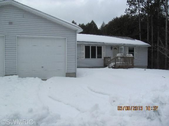 1181 N Kristie Ln, Ludington, MI 49431