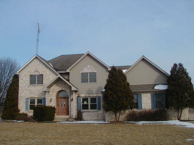 2998 Hickory Ln, Marseilles, IL 61341