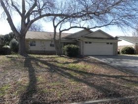 6932 Buenos Aires Dr, North Richland Hills, TX 76180