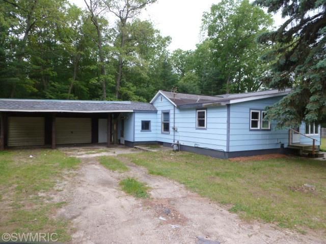 2875 W Mckinley Rd, Rothbury, MI 49452