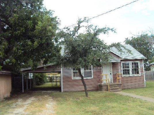 106 W Tutt, Howe, TX 75459