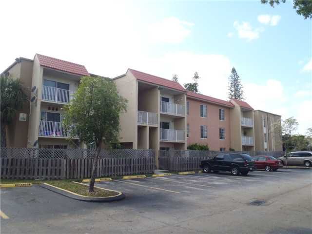 4804 Nw 79th Ave Apt 101, Miami, FL 33166