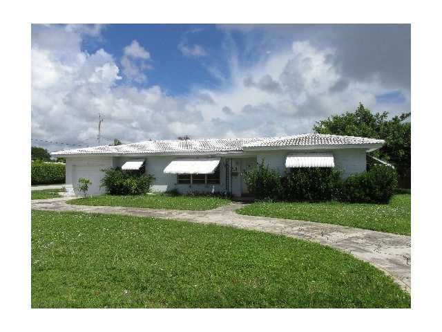 2251 PLUNKETT ST, Hollywood, FL 33020