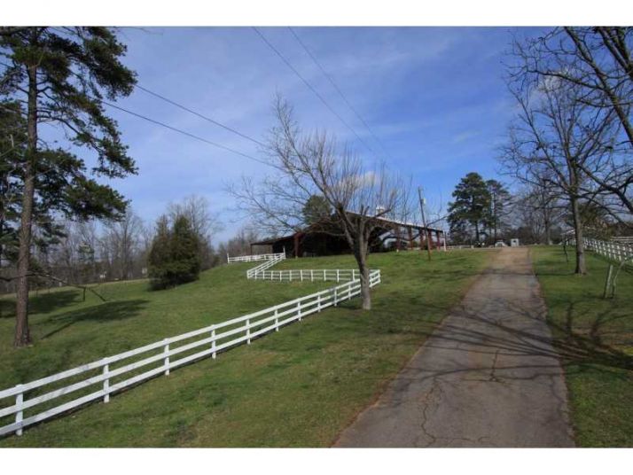 688 Cleveland Road, Bogart, GA 30622