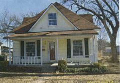 324 S Maple Ave, Newkirk, OK 74647