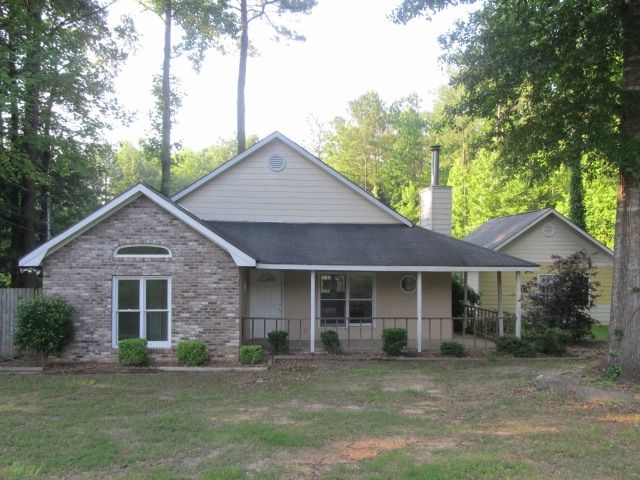 422 Grantham Dr, Cataula, GA 31804