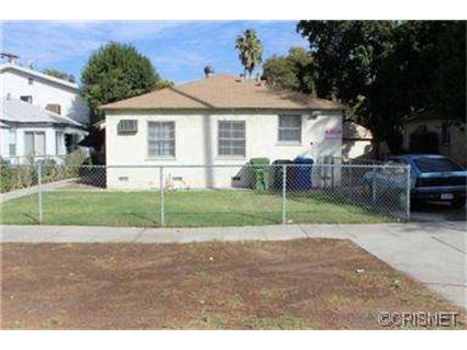 16821 Sherman Way, Van Nuys, CA 91406