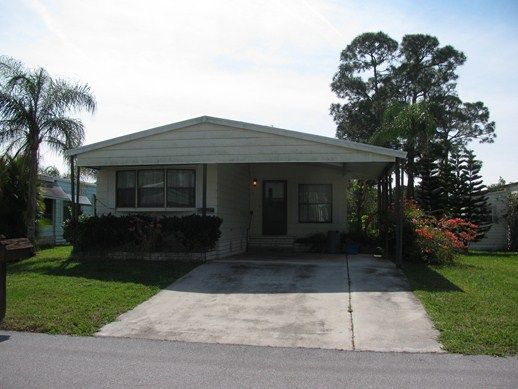 34 Flores del Norte, Fort Pierce, FL 34951