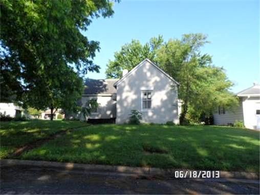 Walnut Street, Higginsville, MO 64037