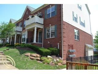 1046 Fountain View Cir # 8, South Lyon, MI 48178