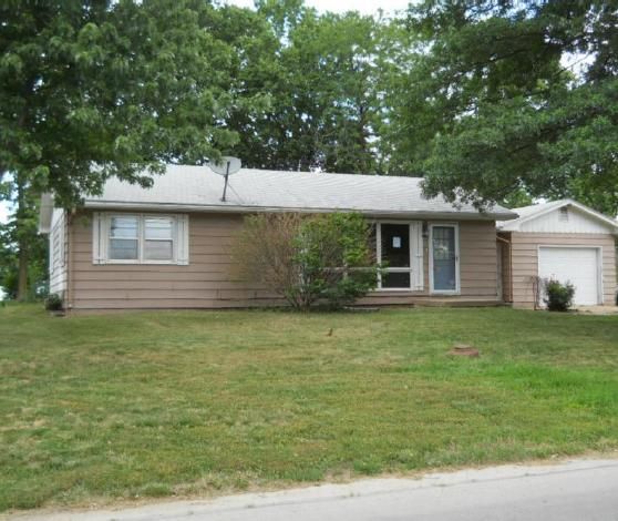 3505 Lake Trenton Dr, Trenton, MO 64683