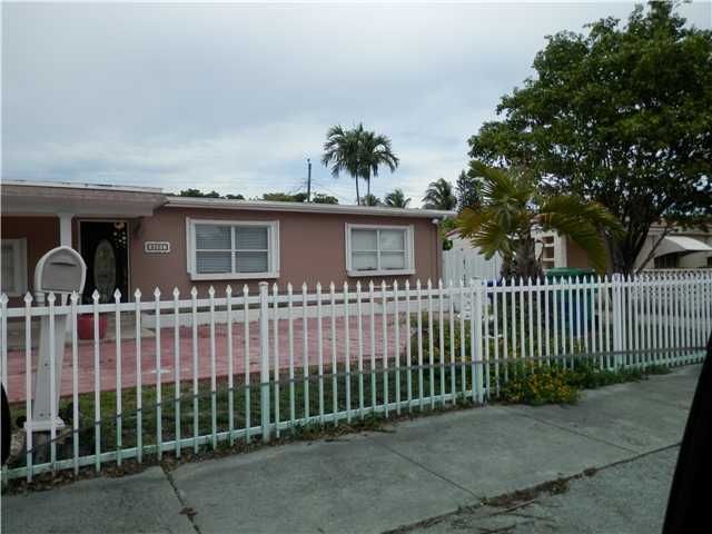 6101 SW 17 ST, Miami, FL 33155