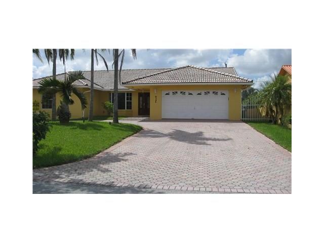 9754 NW 27 TE, Miami, FL 33172