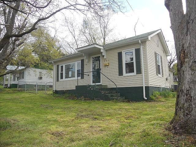 Pine St, Potosi, MO 63664