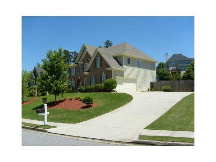 6120 Lake Windsor Parkway, Buford, GA 30518