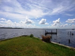 660 North Lake Street, Crescent City, FL 32112