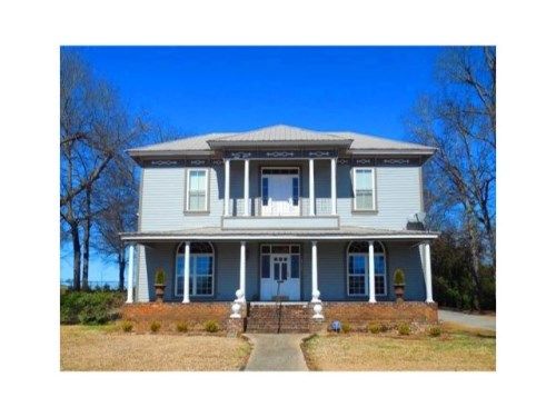 402 East North Street, Talladega, AL 35160