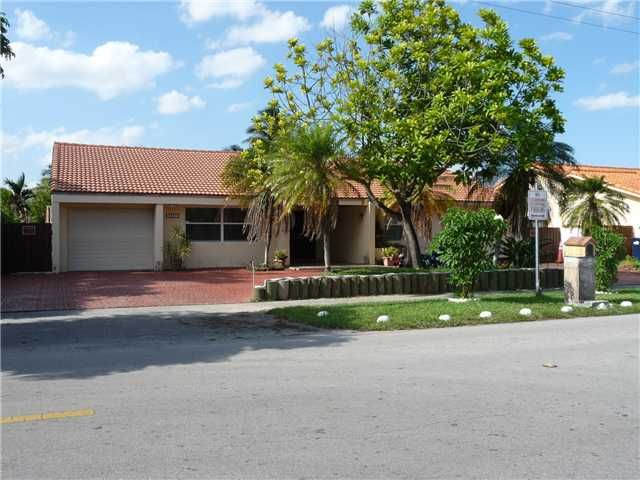 8857 SW 12 ST, Miami, FL 33174