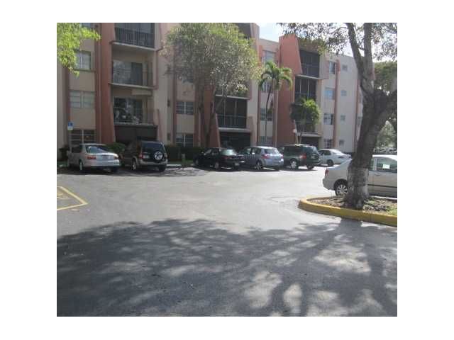 13707 Sw 66th St Apt 201, Miami, FL 33183