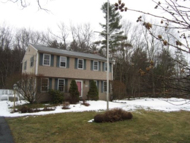 425 Wheeler Rd, Dracut, MA 01826