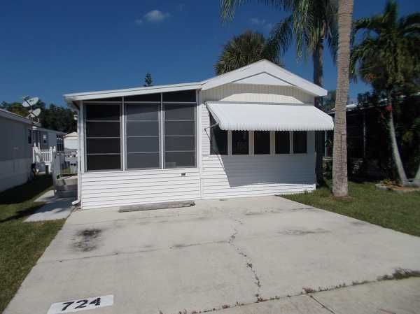 724 Estrella, Fort Myers, FL 33908