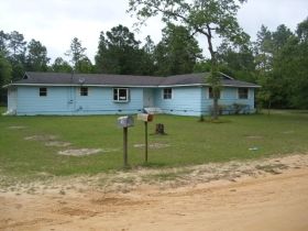 242 Ridge Road, Jesup, GA 31545