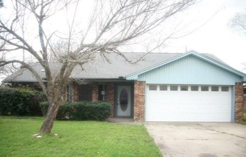 4413 Kingsdale Dr, Bryan, TX 77802