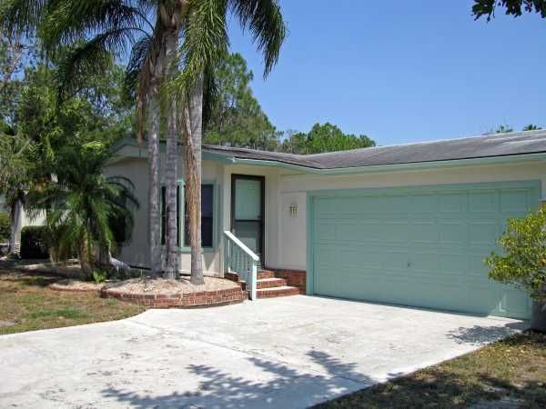 272 Las Palmas Blvd., North Fort Myers, FL 33903