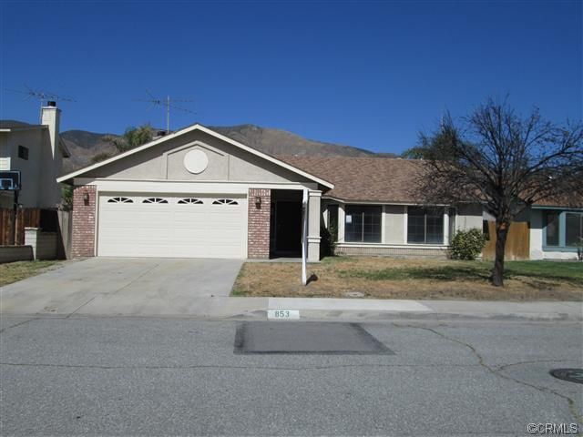 853 Yorkshire Ln, San Jacinto, CA 92583