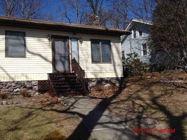 31 Lakeside Rd, Hewitt, NJ 07421