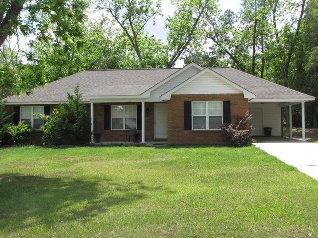 104 Brunswick Ave, Fitzgerald, GA 31750