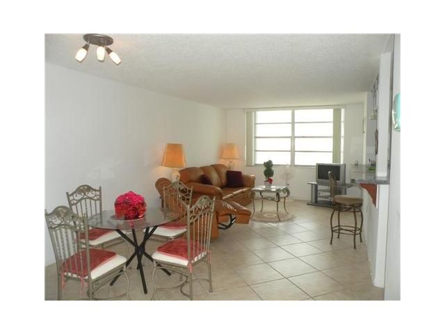 9273 COLLINS AV # 701, Miami Beach, FL 33154