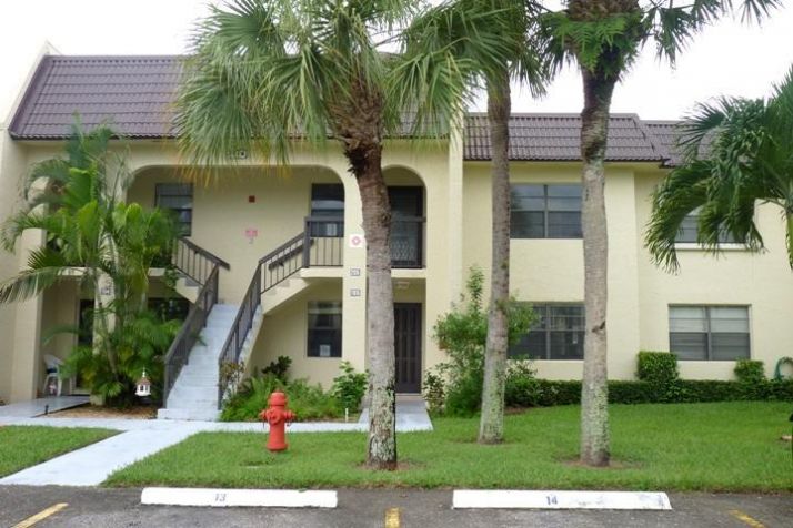 130 Lake Nancy Dr Apt 205, West Palm Beach, FL 33411