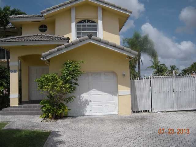 2066 SW 103 PL, Miami, FL 33165