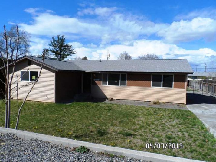 6808 W Arrowhead Ave, Kennewick, WA 99336