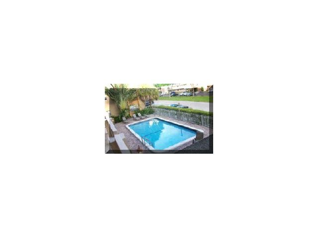 1300 MOFFETT ST # 301, Hallandale, FL 33009