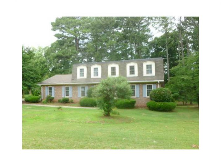 2160 Mountain Ln, Stone Mountain, GA 30087