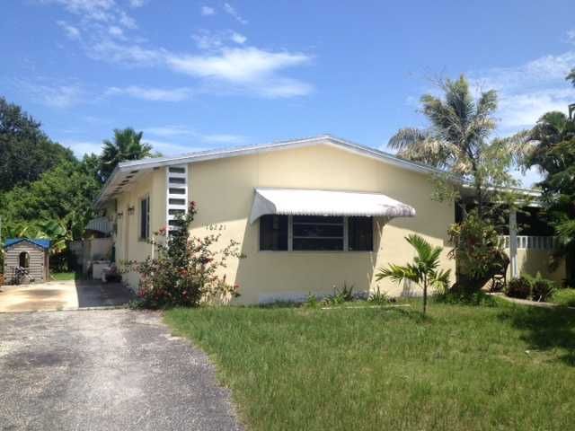 16221 SW 97 CT, Miami, FL 33157