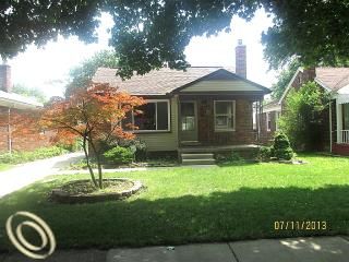 3845 Mckinley St, Dearborn, MI 48124