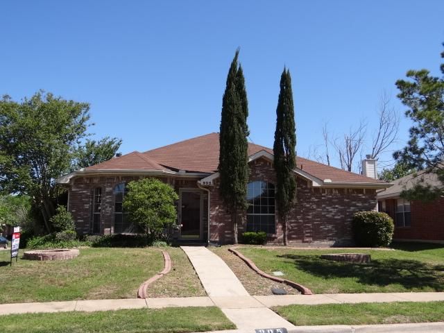 905 Applewood Dr, Cedar Hill, TX 75104