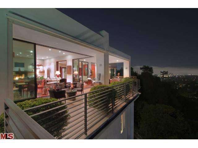 9141 Thrasher Ave, West Hollywood, CA 90069