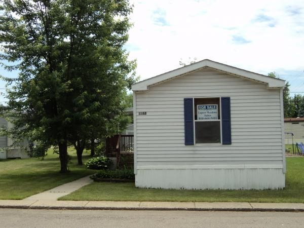 1188 Nottingham Dr., Lapeer, MI 48446