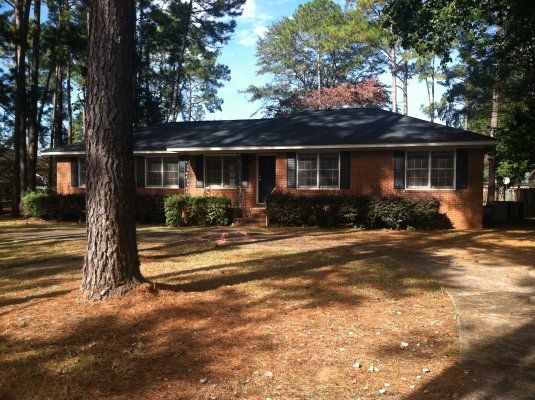 2321 Whispering Pines Rd, Albany, GA 31707