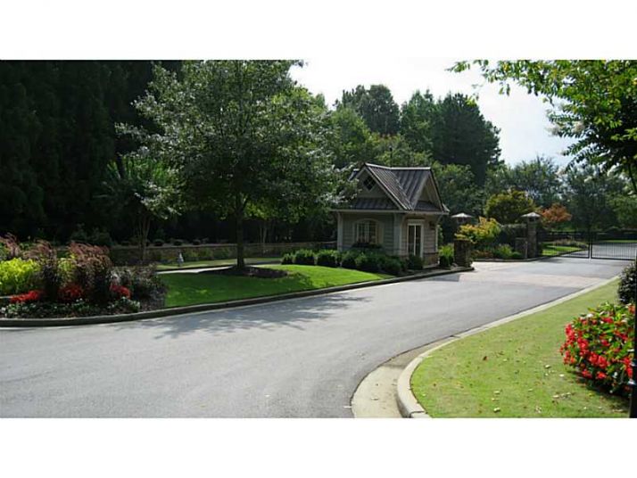 800 Foxhollow Run, Alpharetta, GA 30004