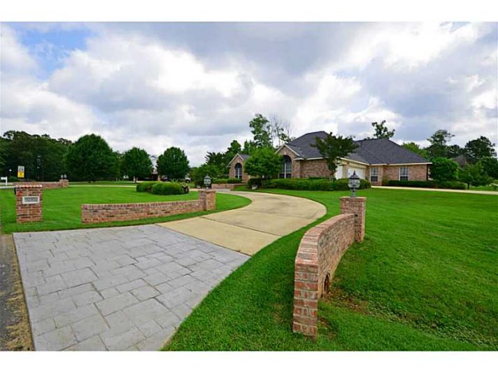 2325 HIDDEN COVE, Haughton, LA 71037