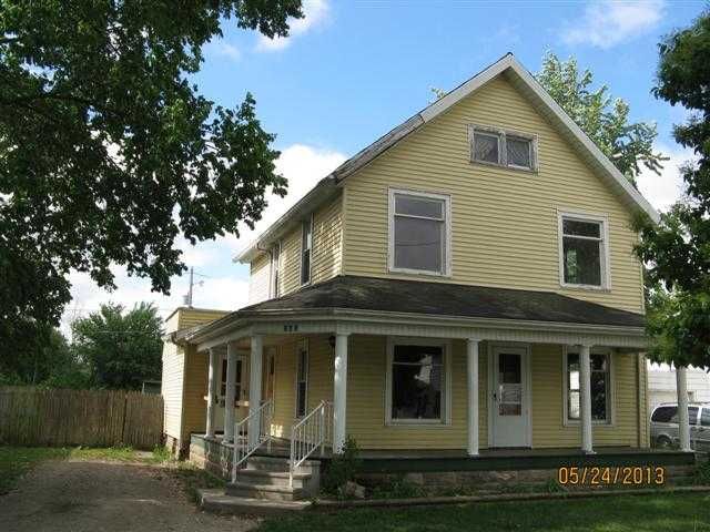 243 W Crocker St, Fostoria, OH 44830