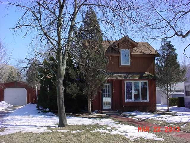 306 N Main St, Walworth, WI 53184